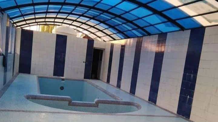 Swimming pool and jacuzzi construction steps